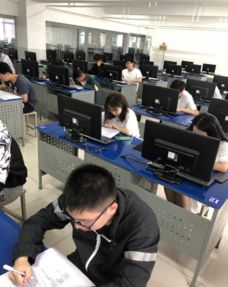 信息工程系技能節(jié)系列報道之六 網(wǎng)絡(luò)工程賽項現(xiàn)場直擊